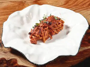 Лингвини с крабом и фисташками